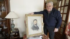 Jos� Mar�a Crego Arroyo �Chemari� con el cuadro de su abuelo Jos� Mar�a Crego Fern�ndez, que�le realiz� Cao Luaces como forma de pago del pr�stamo monetario que�le hizo�para poder viajar a�Argentina