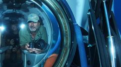 Romero en un submarino durante una grabaci�n para un documental