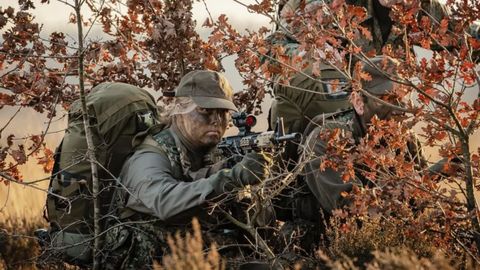 Amalia de Holanda durante su entrenamiento militar
