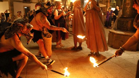 Noche de San Xoán en el casco vello de Vigo