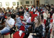 Familiares y amigos arroparon a la artista en la presentaci�n. 