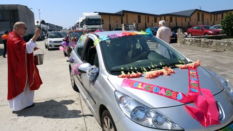 Misa de San Cristobal en la capilla de San Bartolom de Rianxo   bendicion de vehiculos y  procesin