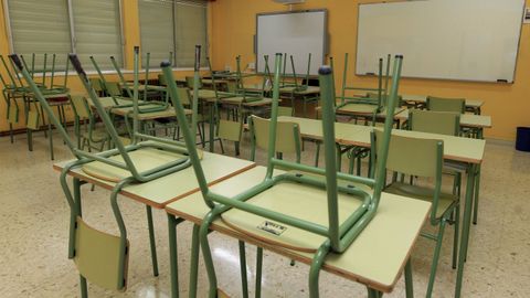 Colegio de Burela, cerrado, en imagen de archivo.