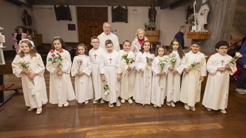 Primeras comuniones celebradas este mes de mayo en la iglesia de San Juan de Carballo