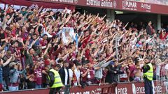 La afici�n del Pontevedra, en un partido en Pasar�n