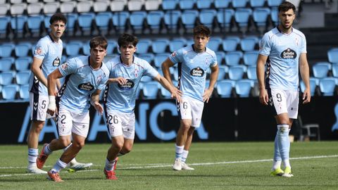 Hugo Burcio, Pablo Gavi�n, Anxo Rodr�guez, Pablo Meix�s y �lvaro Mar�n, en un partido del Celta Fortuna en Bala�dos.