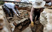 Imagen de las excavaciones arqueol�gicas en el entorno del mercado eum�s. 