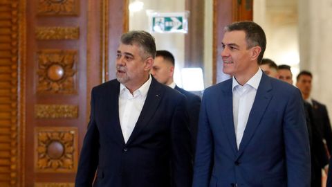 El primer ministro de Ruman�a, Marcel Ciolacu, durante la visita de Pedro S�nchez a Bucarest