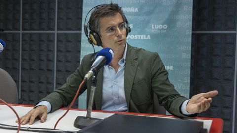 Borja Verea anunci en Radio Voz que estaba dispuesto a apoyar una mocin de censura con Mercedes Rosn de candidata, pero con entrada del PP en el gobierno