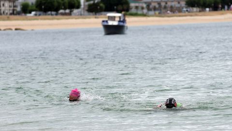  Traves�a a Nado Illa de R�a organizada por la asociaci�n contra el cancer de Ribeira 2026
