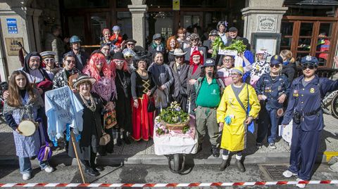 Entierro de la Cunca en Praia Xard�n (Boiro)