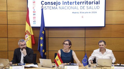  La ministra de Sanidad, M�nica Garc�a, acompa�ada del secretario de Estado de Sanidad, Javier Padilla, y el secretario general de Salud Digital, Informaci�n e Innovaci�n del SNS, Juan Fernando Mu�oz Montalvo, durante la reuni�n del Consejo Interterritorial de Salud  