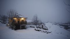 El temporal de nieve persiste en la monta�a lucense