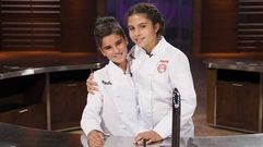 Paula, a la izquierda, junto a la gallega Paloma, que se qued� a las puertas del t�tulo. 