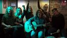 Las feministas de �La caja de m�sic@s� afinan su canto para el 8M
