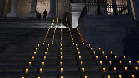 Vigilia frente a la puerta del Capitolio