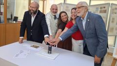 En el marco de la exposici�n �Selos e m�is: memoria da emigraci�n�, el Concello de Ares, la Federaci�n Gallega de Sociedades Filat�licas y la Sociedad Estatal Correos y Tel�grafos presentaron el sello y el matasello propios del Ares Indiano.