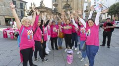 Isabel Mill�n, a la izquierda, es una de los tres voluntarios que organizan las caminatas de los jueves que impulsa Adicam en Pontevedra