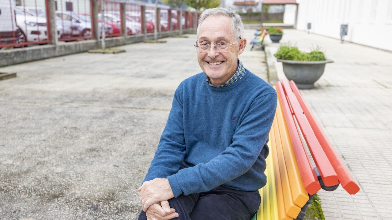 La sorpresa de Guillermo, el hijo de Ángel Carracedo, a su padre en el día de su última clase como profesor de Medicina