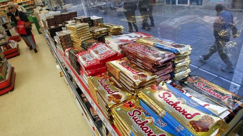 supermercados gadis El anticipo del turr�n. Los establecimientos de la cadena Gadis ya disponen de una amplia gama de productos y postres navide�os. Lo que m�s se est� vendiendo es el turr�n de chocolate.