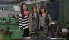 Las profesoras Bibiana B�rtoa, Marjhory Vidal y Sonia Rey, en uno de los talleres del instituto. 