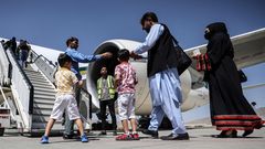 la aerol�nea pakistan� Pakistan International Airlines (PIA) realiz� este lunes su primer vuelo comercial a Afganist�n. 