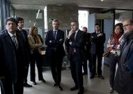 Rueda y el juez decano de Santiago en el nuevo edificio.