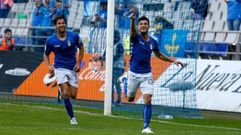 Borja Valle celebra un gol en su etapa como jugador azul