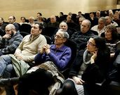 <span lang= es-es >La puesta en escena del BNG</span>. En un acto p�blico en el Centro Cultural de la Diputaci�n. As� present� el BNG sus alegaciones al PXOM. En primera fila hist�ricos como Su�rez Canal escucharon las explicaciones del portavoz, Xos� Somoza.