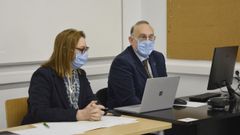 La vicerrectora Esther de Blas y el rector Manuel Reigosa, durante la reuni�n