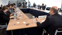 De Guindos atiende a la prensa en Lima