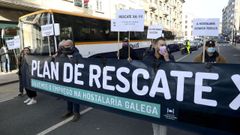 Los hosteleros cortaron el trfico en el Camio Novo de Santiago