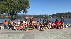 Foto de archivo de los ni�os participantes en AviaVer�n de Ribadavia