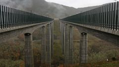El viaducto de Teixeiras, en la l�nea de alta velocidad a Galicia, que debe ponerse en servicio este a�o