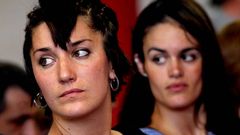 Andrea Fuentes y Thais Henr�quez, nadadoras de sincronizada