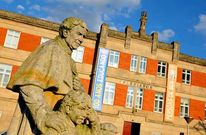 El conflicto afecta a las listas de admitidos en Salesianos en el curso acad�mico 2001-2002.