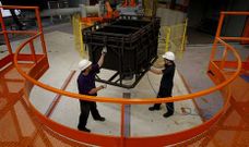 En Rotogal, que pertenece al grupo J.?J. Chicolino y est� ubicada en el pol�gono de Espi�eira, trabajan 17 personas.