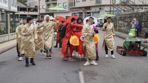 Cortegada despidi el entroido en la provincia.Ms de trescientas personas participaron en el desfile