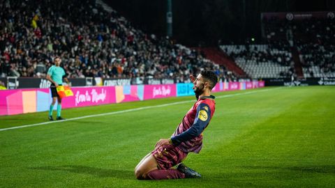 Zaka celebra su �ltimo gol al Albacete.