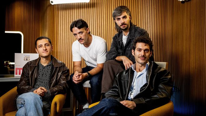Los componentes de la banda Arde Bogot�, que presenta nuevo disco, �Manufacturas del club de la gente sola�.
