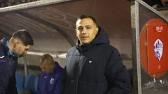 Dani Ll�cer, instalado en su banquillo