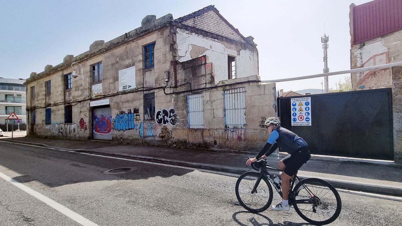Comienza la transformación de la histórica conservera Cerqueira en una urbanización de 17 viviendas a pie de playa en Canido