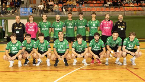 Plantilla y cuerpo tcnico del Calvo Xiria de Carballo.