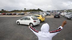 Un gorrilla de los que buscan lugares para aparcar a los usuarios del leiraparking del Hula