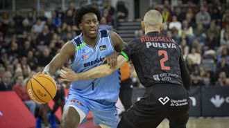 Un lance del partido entre el Breog&aacute;n y el Granada en el Pazo.