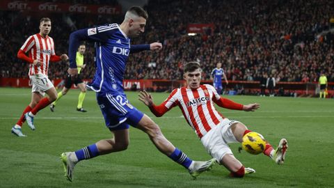 Derbi asturiano entre el Real Sporting de Gijon y el Real Oviedo en El Molin�n