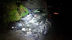 Estado en el que qued� un turismo en el choque de Nadela