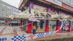 Toldo destrozado en Baio