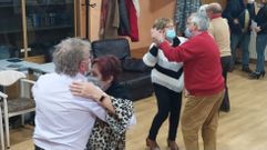 Primer baile de los domingos en el club de jubilados de Portonovo tras la pandemia