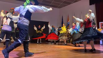 En el evento han participado los grupos Airi�os do Coto, Andarela y A Buxaina